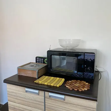 Spacious Apartment With Free Parking Apartment *